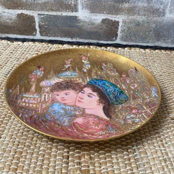 Vintage Limited Edition Edna Hibel Holiday Joy Porcelain Plate 1993 Wood Frame - Picture 8 of 13